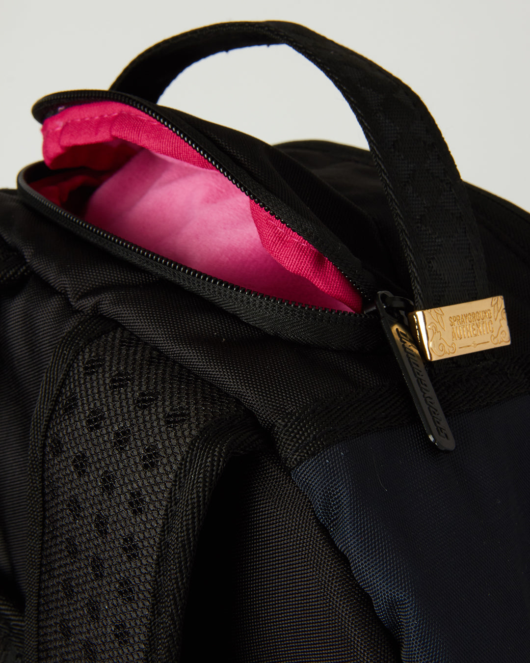 BUGS KARATZ ARE DEVINE BACKPACK - Image 6