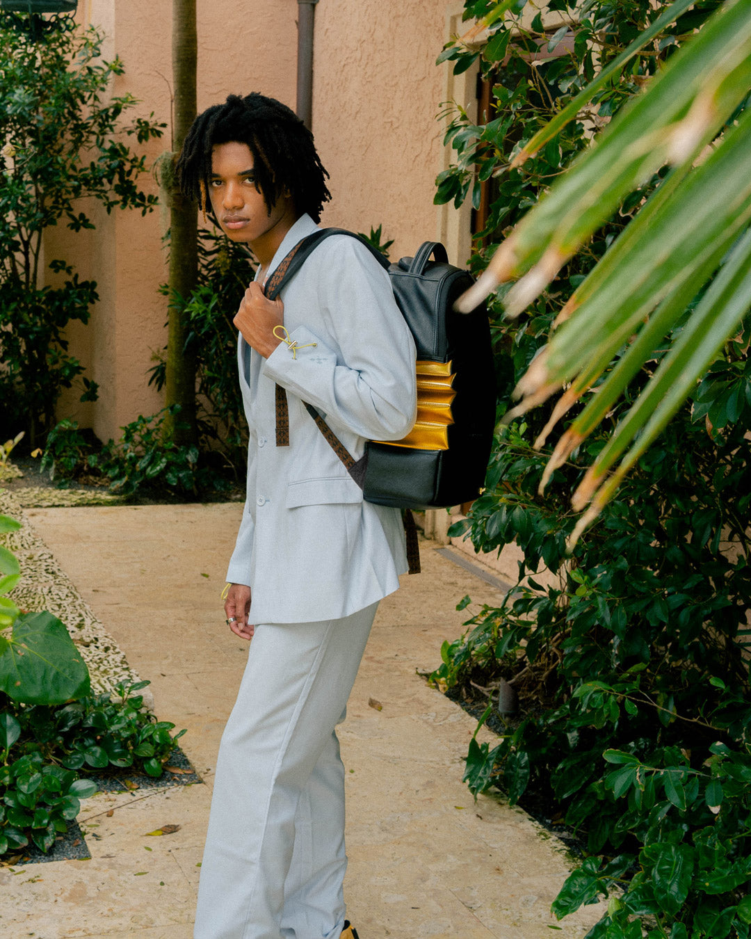 Ai3 SHARK BITE BLACK GOLD BACKPACK DLXV - Image 2