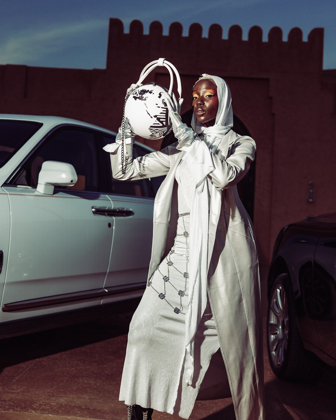 AI8 AFRICAN INTELLIGENCE - ORIGIN STORY GLOBE BAG - Image 8