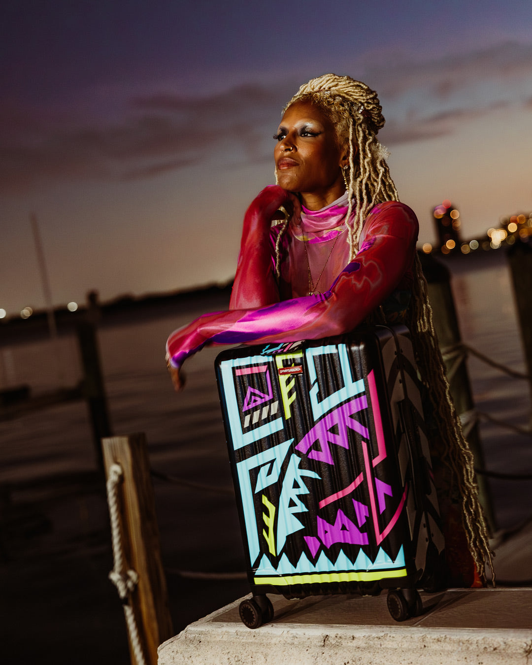 AI PATH TO THE FUTURE III HARDSHELL CARRY-ON LUGGAGE - SANDFLOWER COLLAB - Image 4