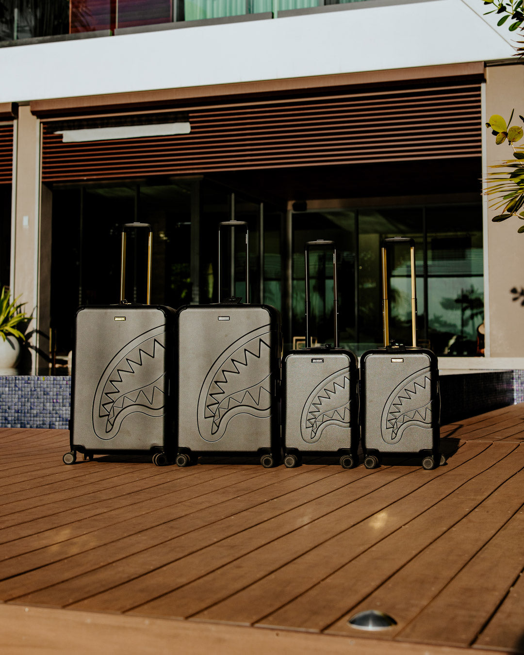REALITY CHECK SHARKITECTURE FULL-SIZE JETBLACK LUGGAGE GUNMETAL HARDWARE - Image 8