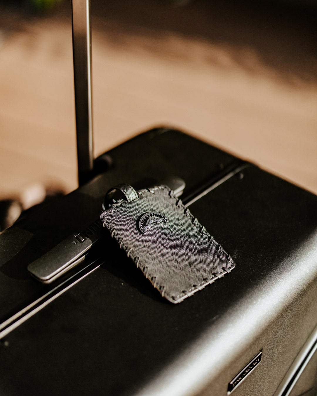 REALITY CHECK SHARKITECTURE FULL-SIZE JETBLACK LUGGAGE GUNMETAL HARDWARE - Image 10