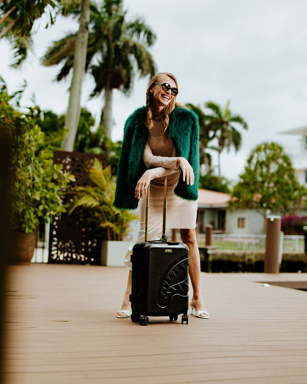 REALITY CHECK SHARKITECTURE CARRY-ON JETBLACK LUGGAGE GOLD HARDWARE - Image 2