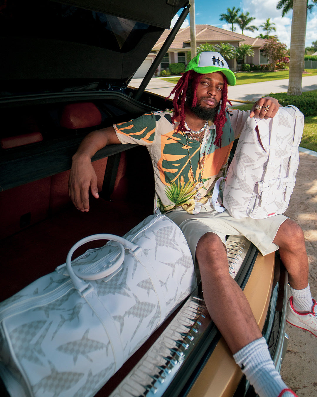 SHARK CHECK WHITE DUFFLE - Image 12