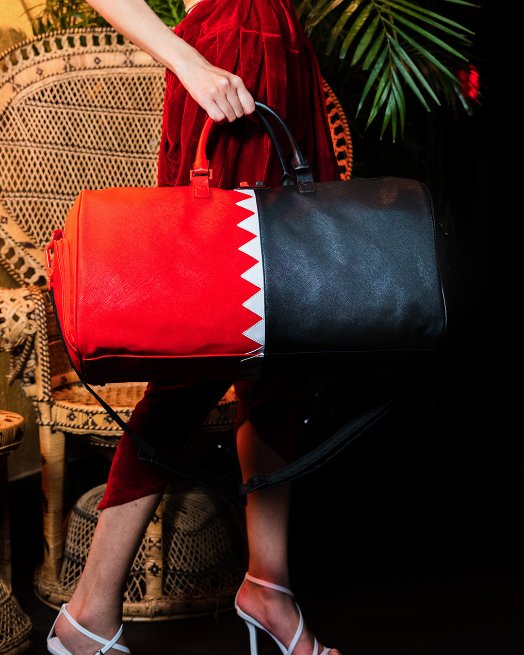 VERTICAL SHARK CUT SEW DUFFLE - Image 6