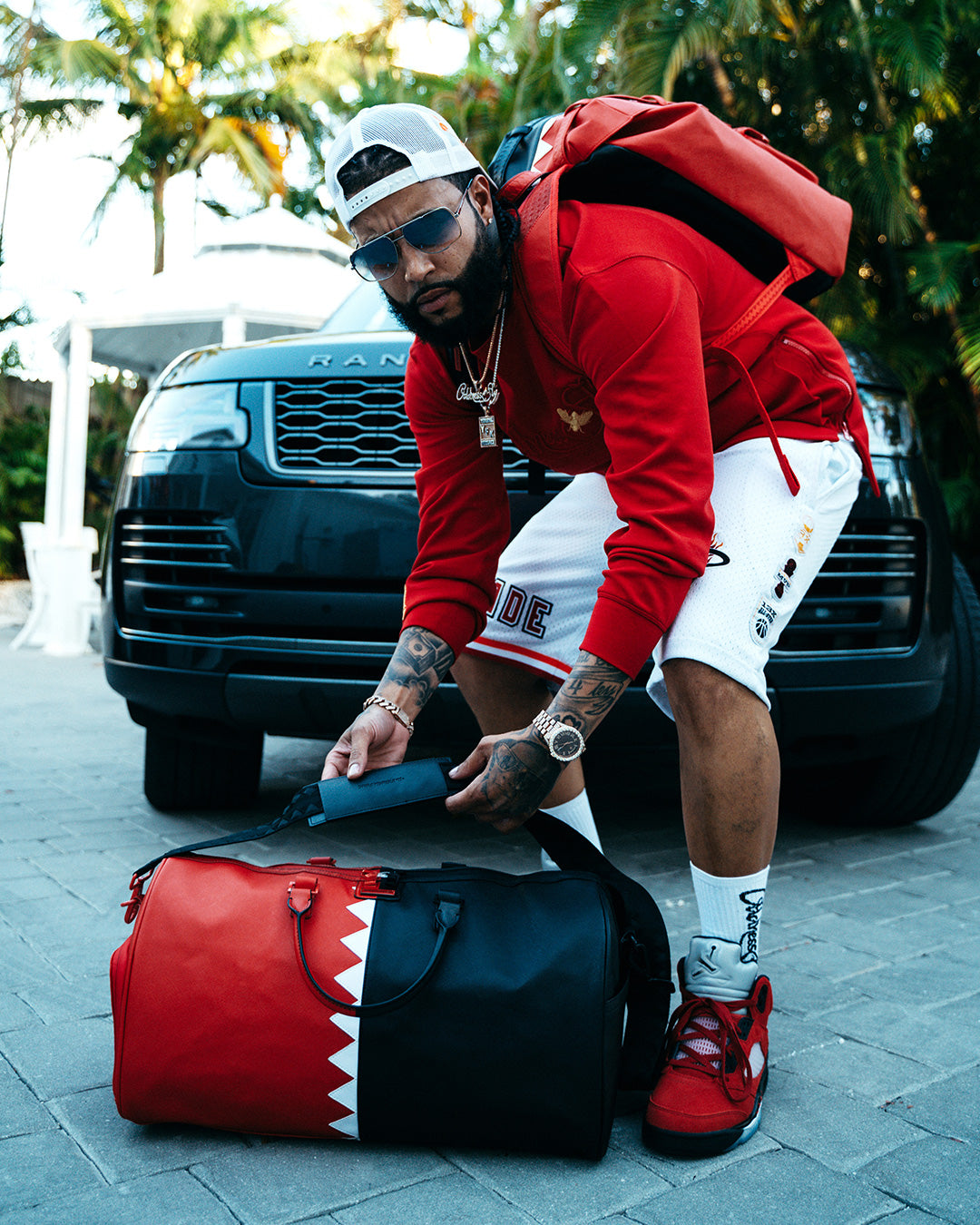 VERTICAL SHARK CUT SEW DUFFLE - Image 12