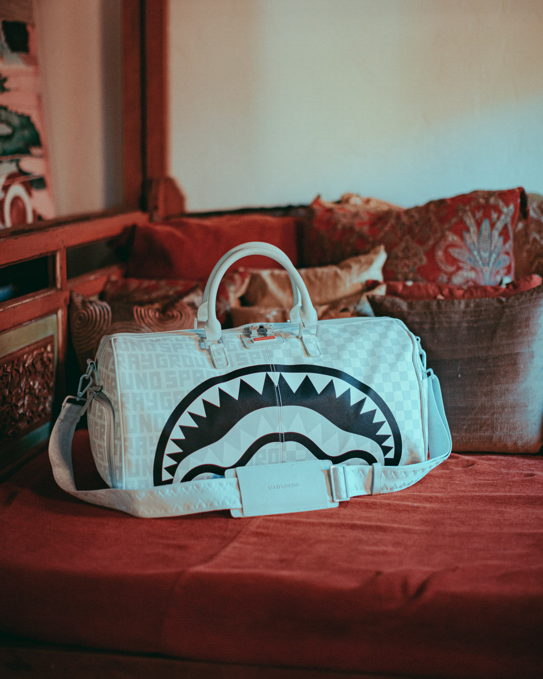 SPLIT THE CHECK PEARL DUFFLE - Image 12
