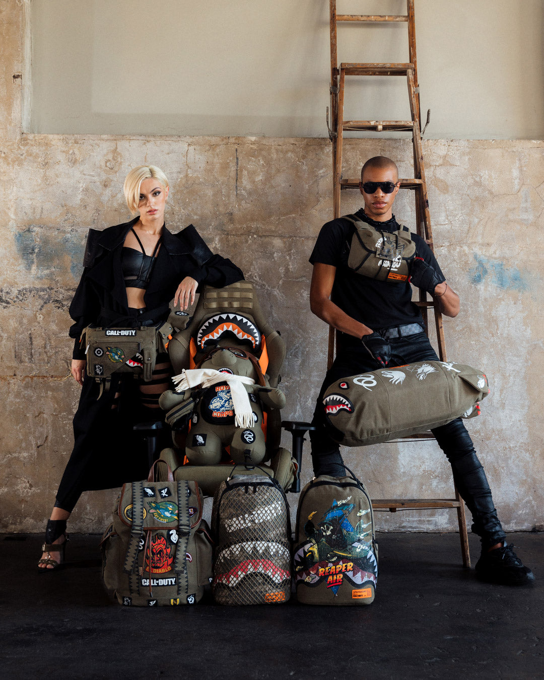 CALL OF DUTY SHARK TORPEDO DUFFLE - Image 6