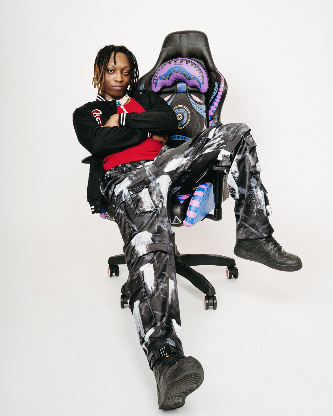 AI 12 BROOKLYN BEYOND - SANDFLOWER COLLAB GAMING CHAIR - Image 5