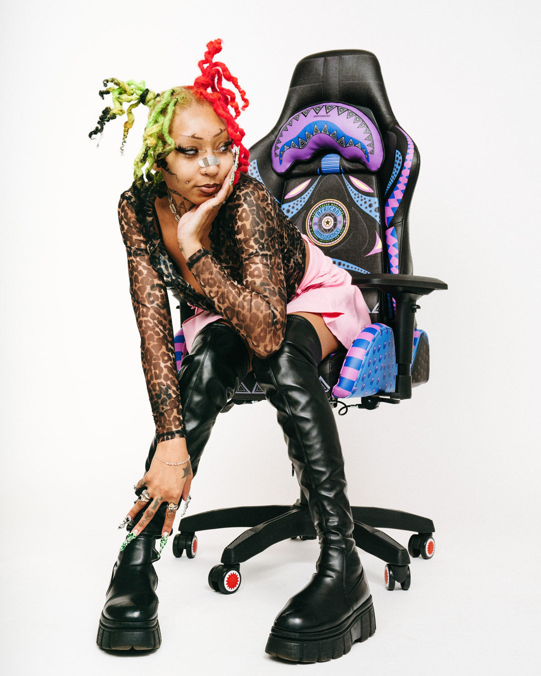 AI 12 BROOKLYN BEYOND - SANDFLOWER COLLAB GAMING CHAIR - Image 2