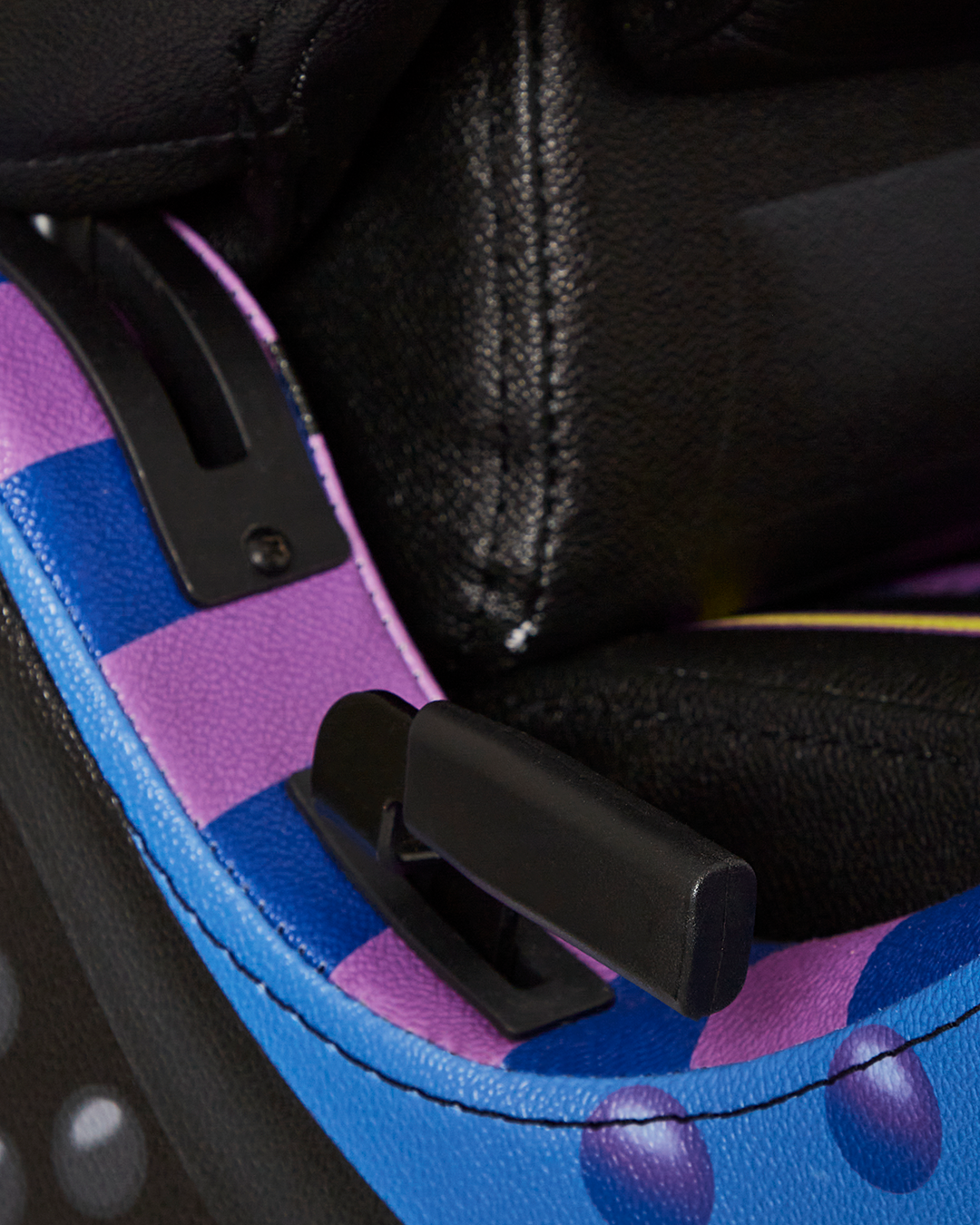 AI 12 BROOKLYN BEYOND - SANDFLOWER COLLAB GAMING CHAIR - Image 13