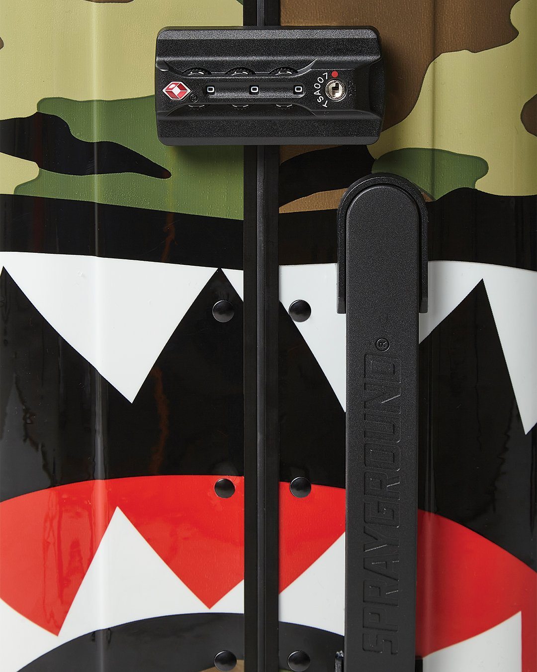 SHARKNAUTICS CAMO 215 CARRY-ON LUGGAGE - Image 4