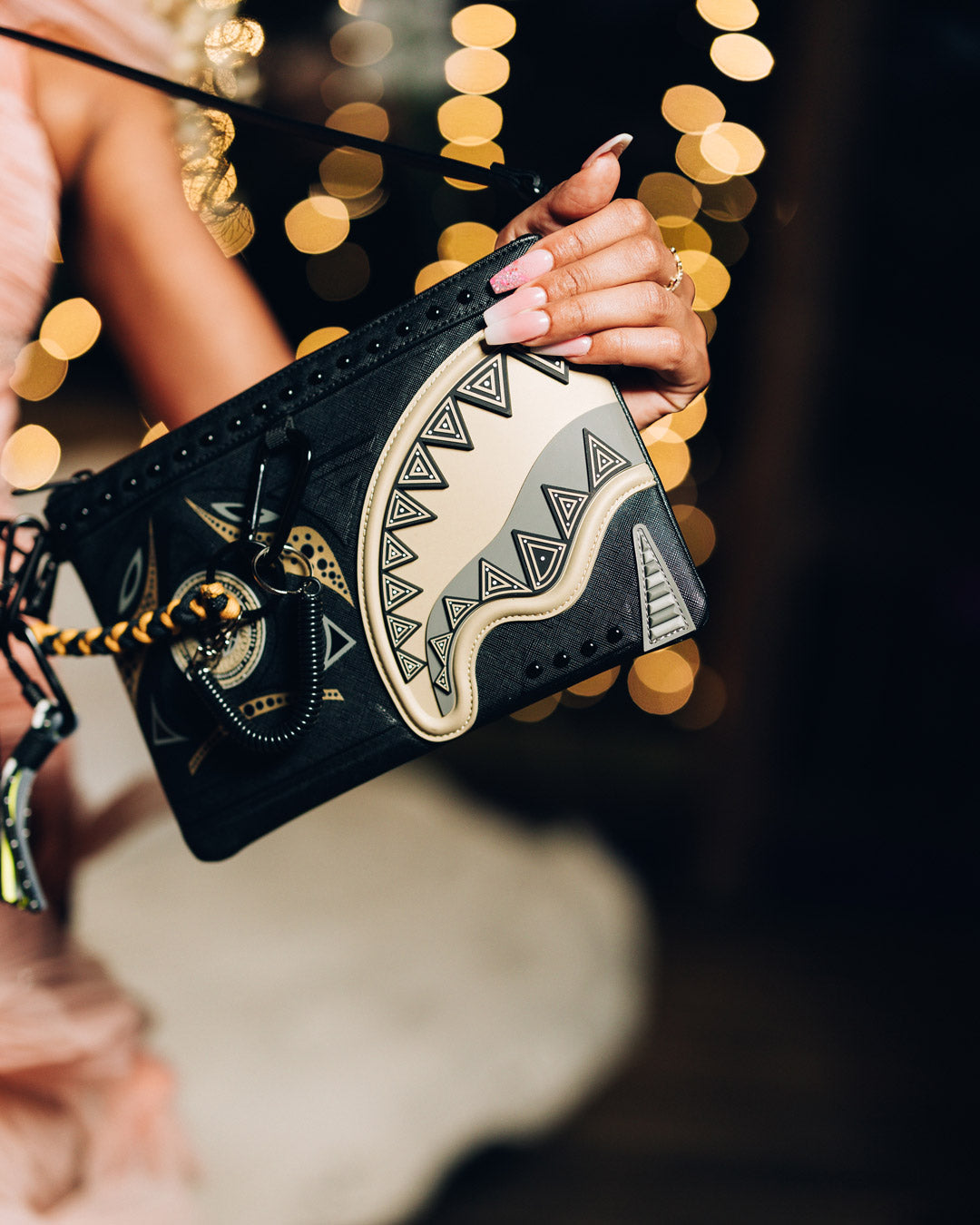 AI AFRICAN INTELLIGENCE SHARKS OF THE GOLD OCEAN CROSSOVER CLUTCH - SANDFLOWER COLLAB - Image 4