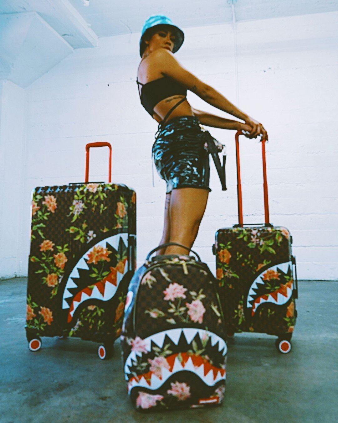 SHARKFLOWER 295 FULL-SIZE SHARKNAUTICS LUGGAGE - Image 4